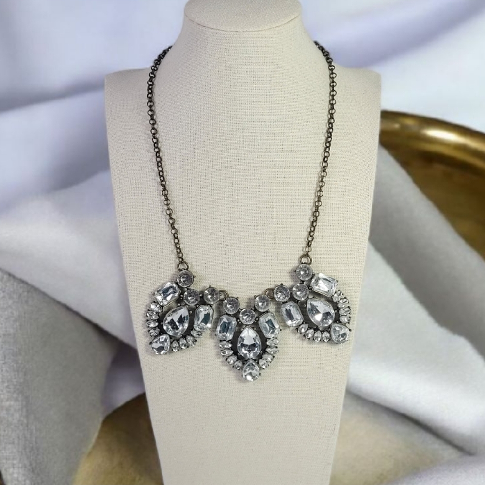 Vintage J. Crew Colorless Rivoli Faceted Crystal Bib Necklace Antique Gold Tone